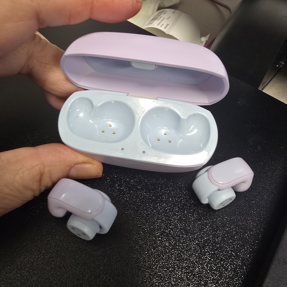 Lavender Wireless Earbuds with Charging Case
